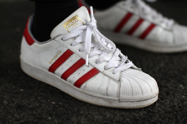 鞋子好搭配衣服百搭鞋子推荐凯发app网站什么颜色的(图2) 鞋子好搭配衣服百搭鞋子推荐凯发app网站什么颜色的(图2)