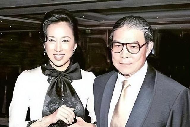 的父亲霍震霆如今还能再次为霍家“争光”凯发·k8国际霍启刚未曾料到他79岁(图11)