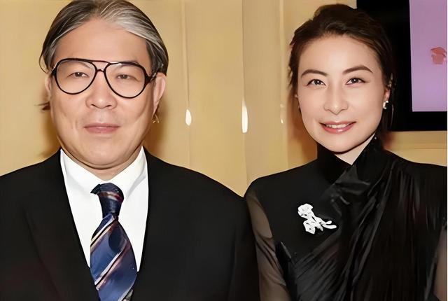 的父亲霍震霆如今还能再次为霍家“争光”凯发·k8国际霍启刚未曾料到他79岁(图5)