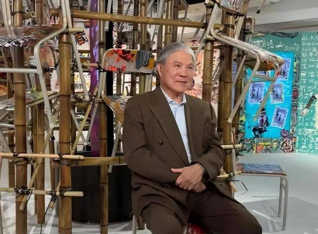 的父亲霍震霆如今还能再次为霍家“争光”凯发·k8国际霍启刚未曾料到他79岁(图16)