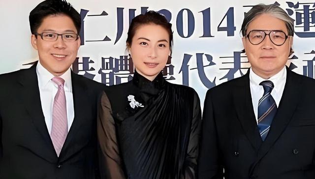 的父亲霍震霆如今还能再次为霍家“争光”凯发·k8国际霍启刚未曾料到他79岁(图15)