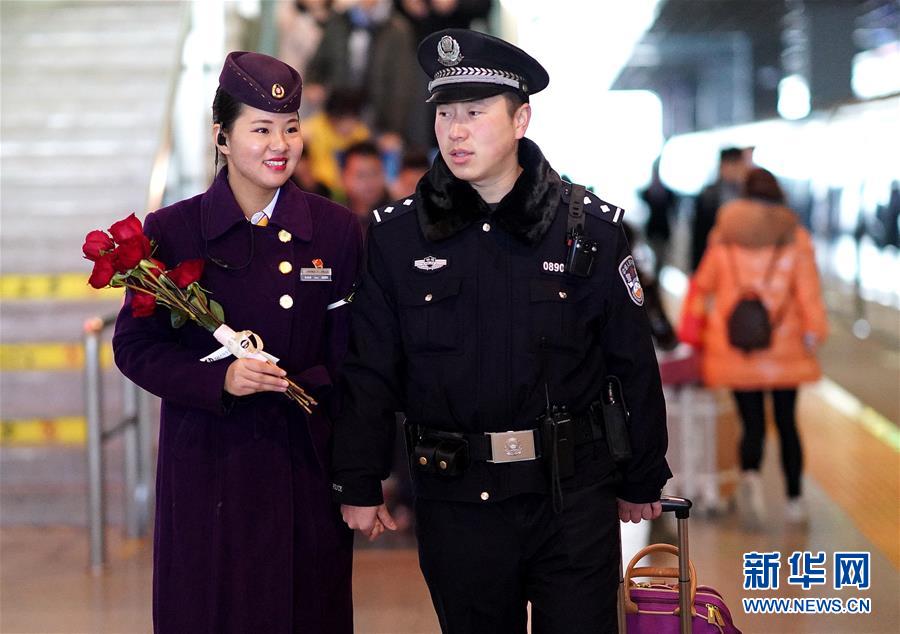 尚魅力风采专业镜头表现力十足诠释高级质感K8凯发登录入口METCN模特叶贤展现时(图1)